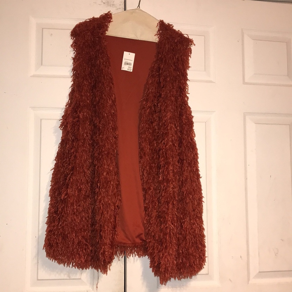 NWT Women's Cest 1946 Feathered Vest